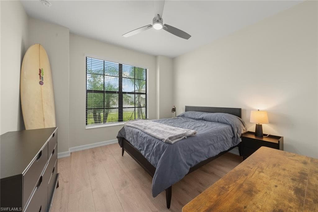 19070 Hinkley DR-28