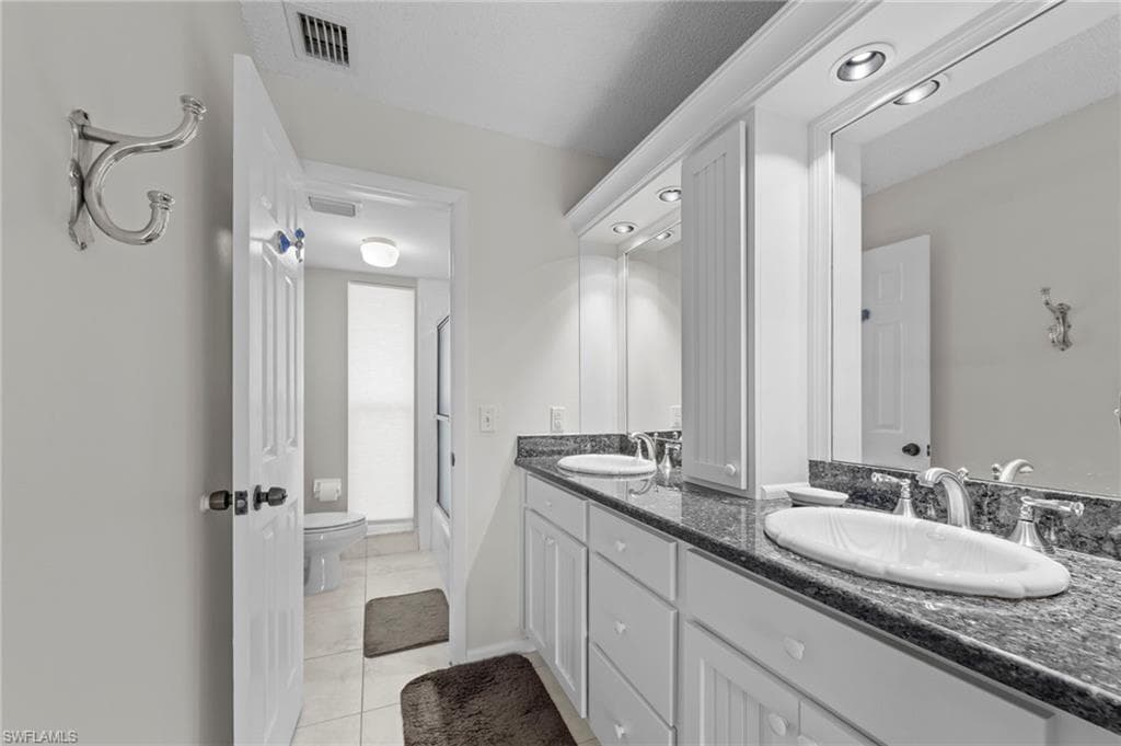 263 Palm DR 4-21