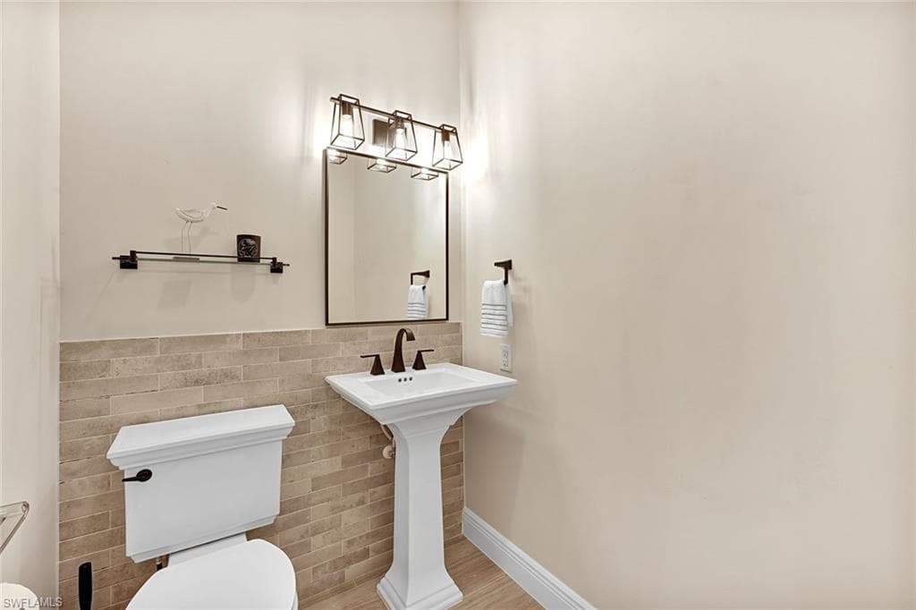 24421 Woodsage DR-32