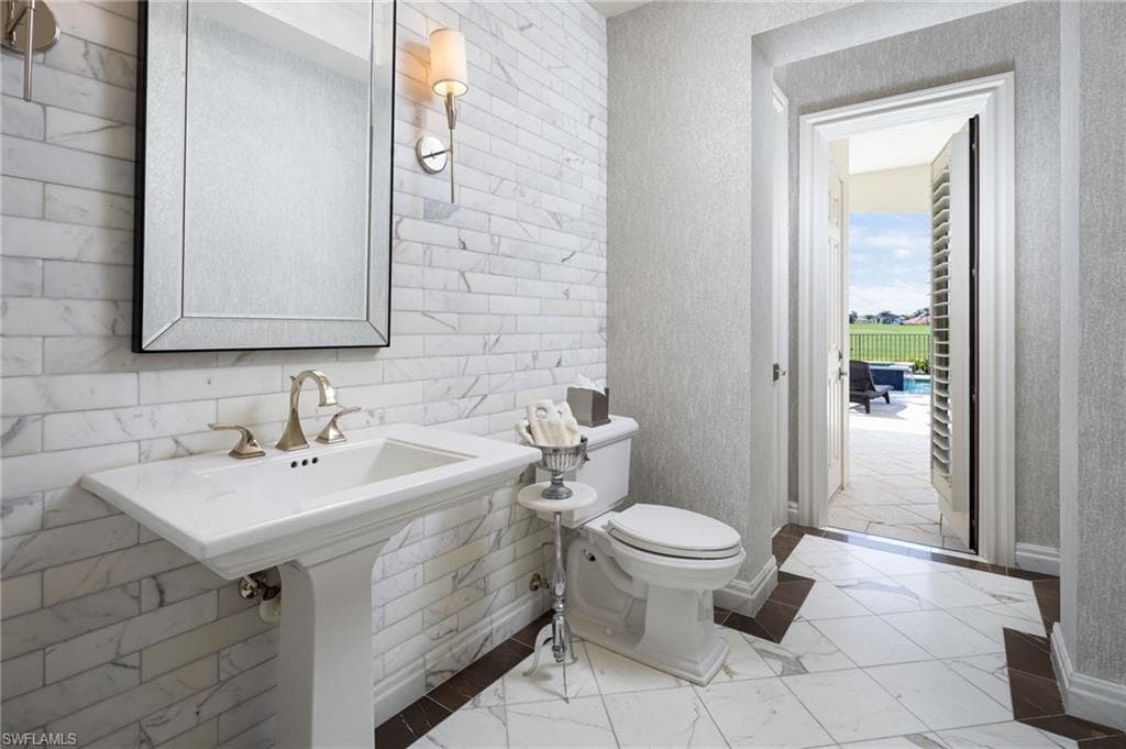 16450 Seneca WAY-22
