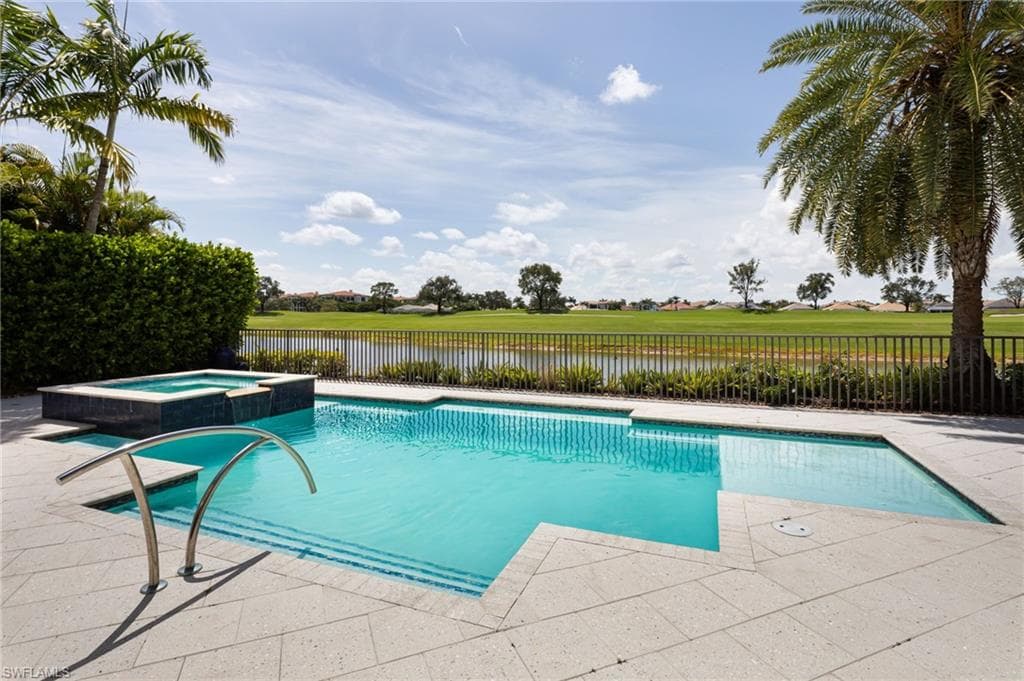 16450 Seneca WAY-30