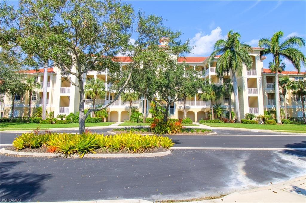 4853 Hampshire CT 107-3
