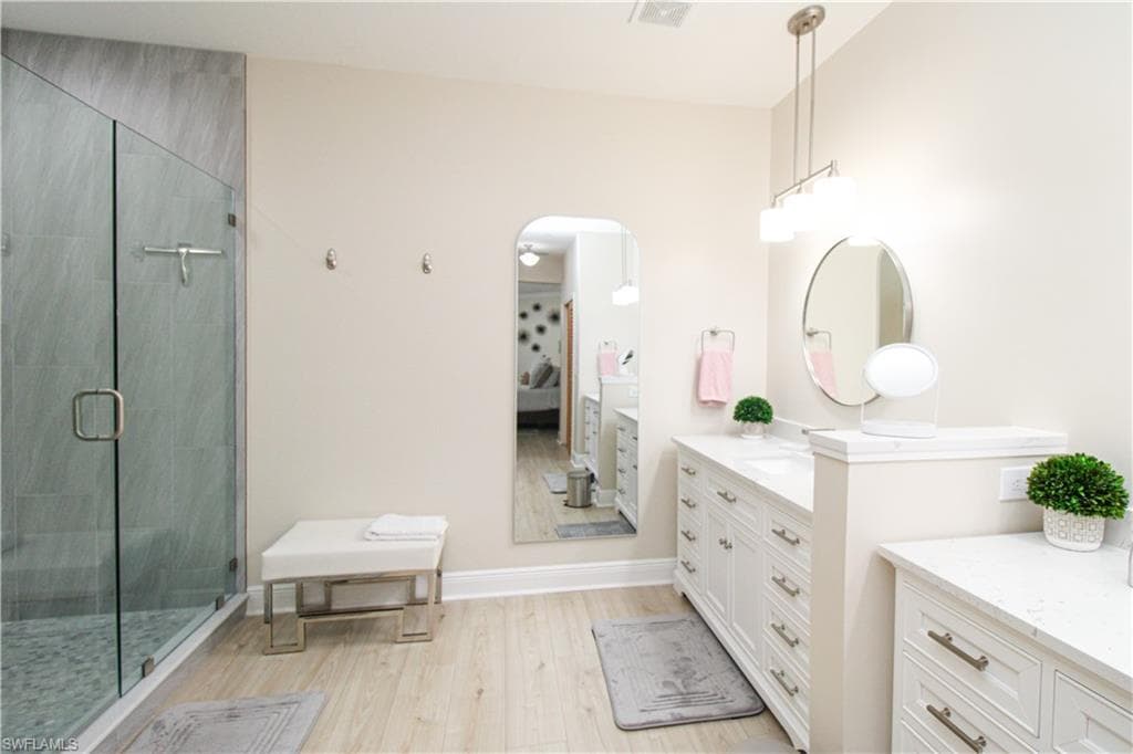 4853 Hampshire CT 107-33