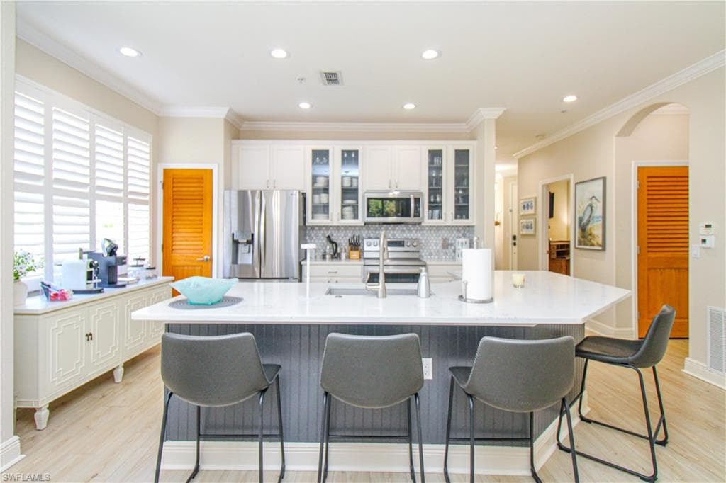 4853 Hampshire CT 107-18