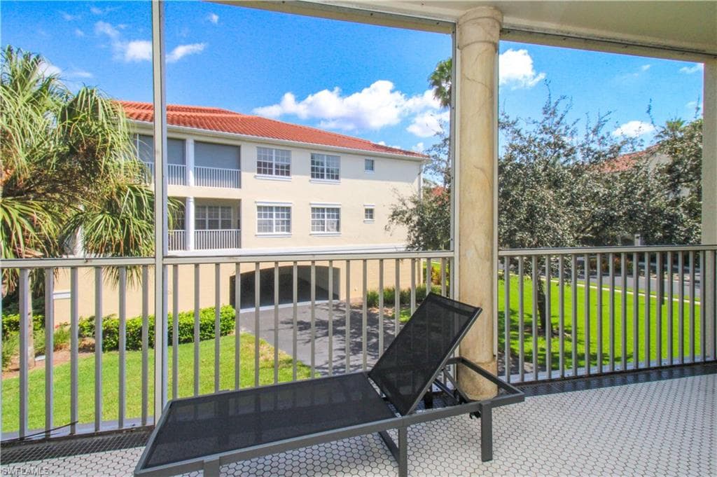 4853 Hampshire CT 107-8