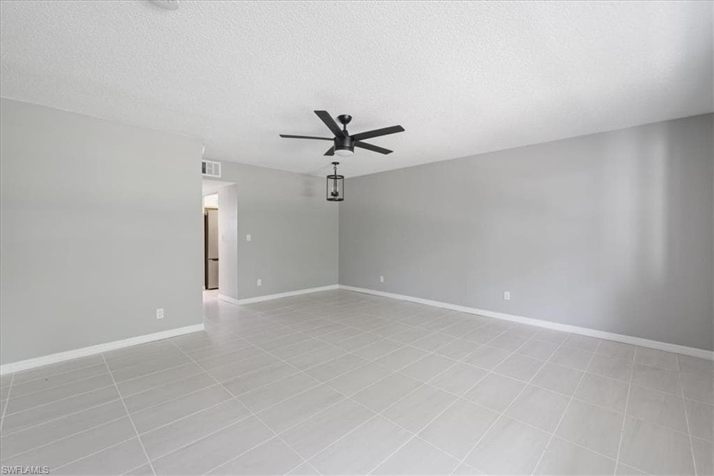 3225 E Riverside DR 63F-5