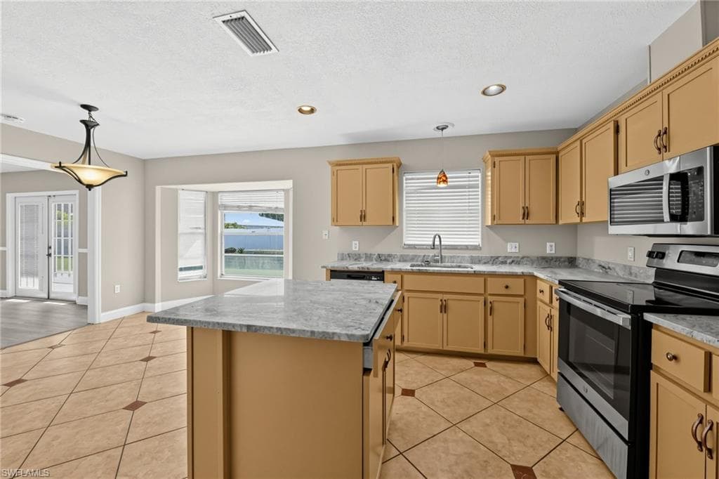 1304 71st ST NW-8