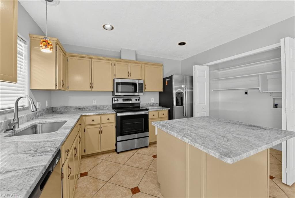 1304 71st ST NW-9