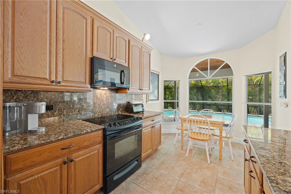 6632 Merryport LN-10