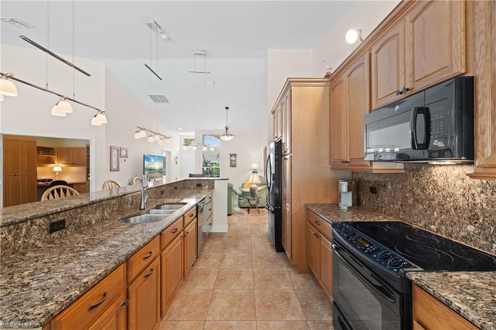 6632 Merryport LN-11