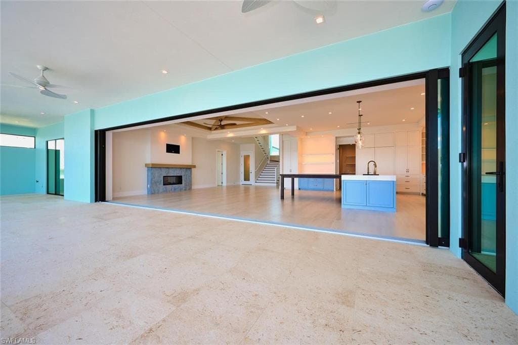 938 San Carlos DR-27