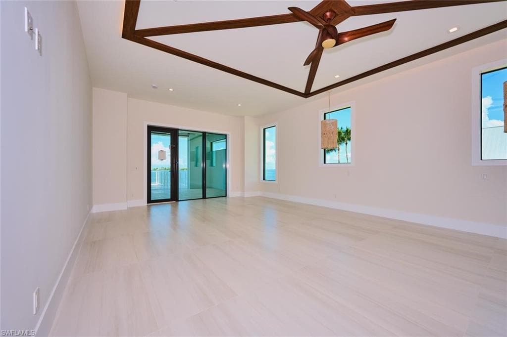 938 San Carlos DR-16