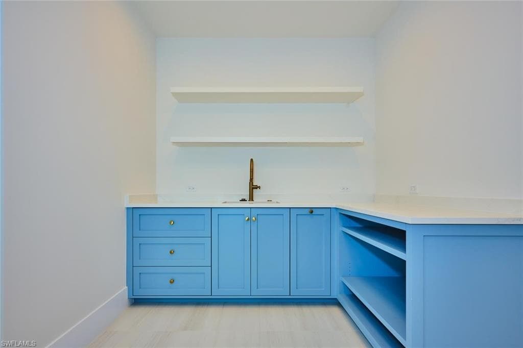 938 San Carlos DR-14