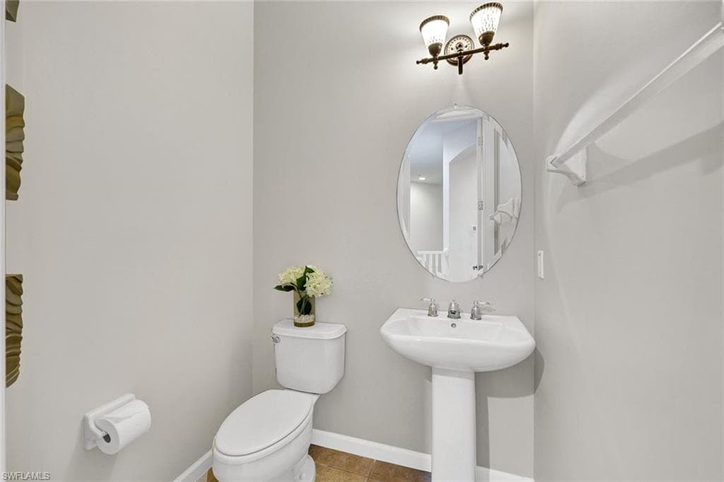 8723 Coastline CT 202-25
