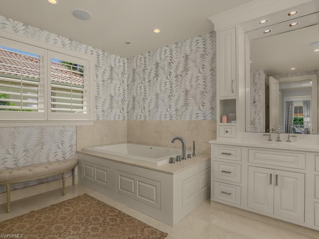 580 15th AVE S-27