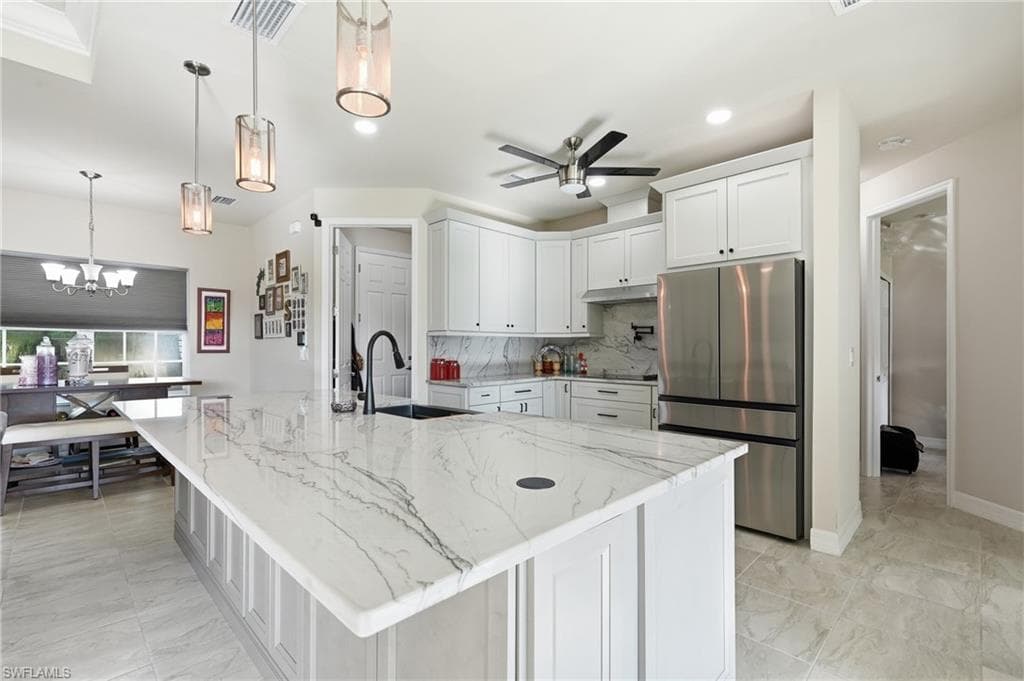 4507 Lake Heather CIR-16