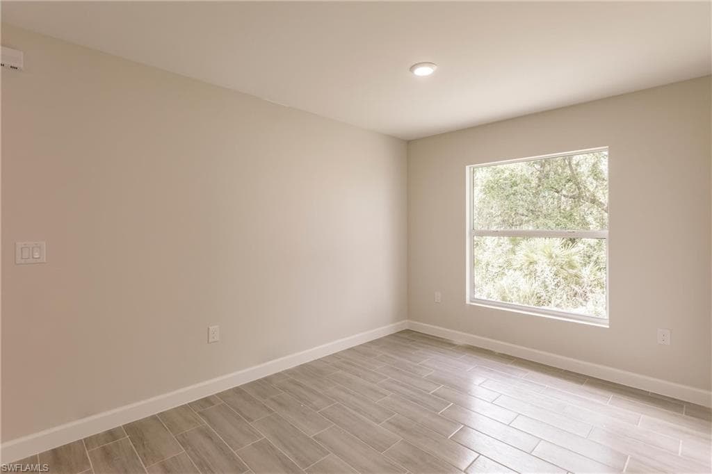 3844/3846 Kittyhawk DR-16