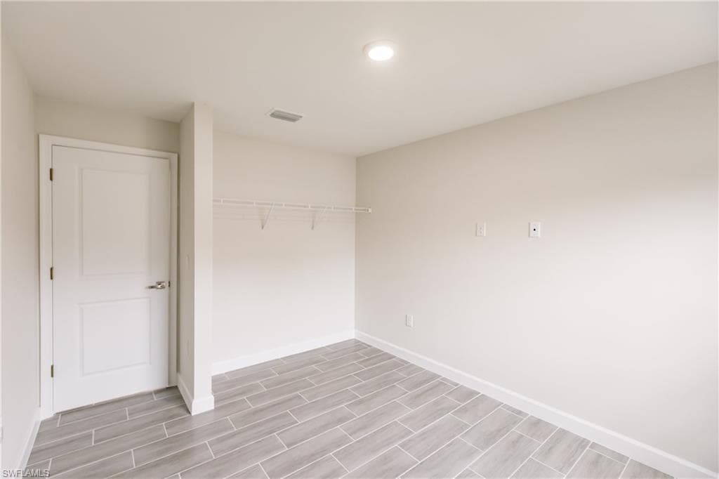 3833/3835 Kittyhawk DR-18