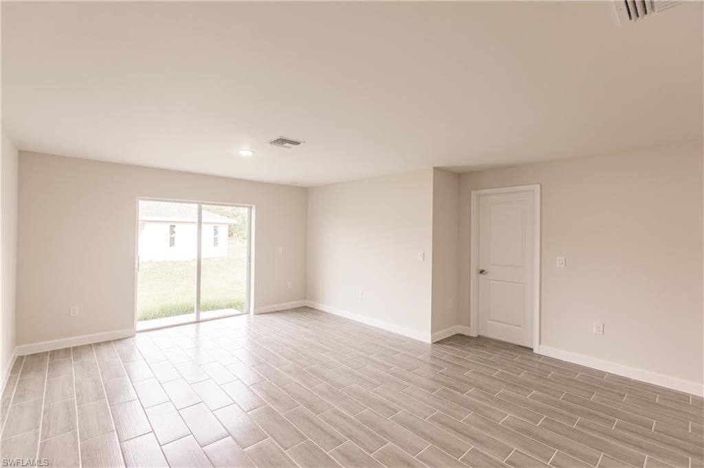 3833/3835 Kittyhawk DR-11