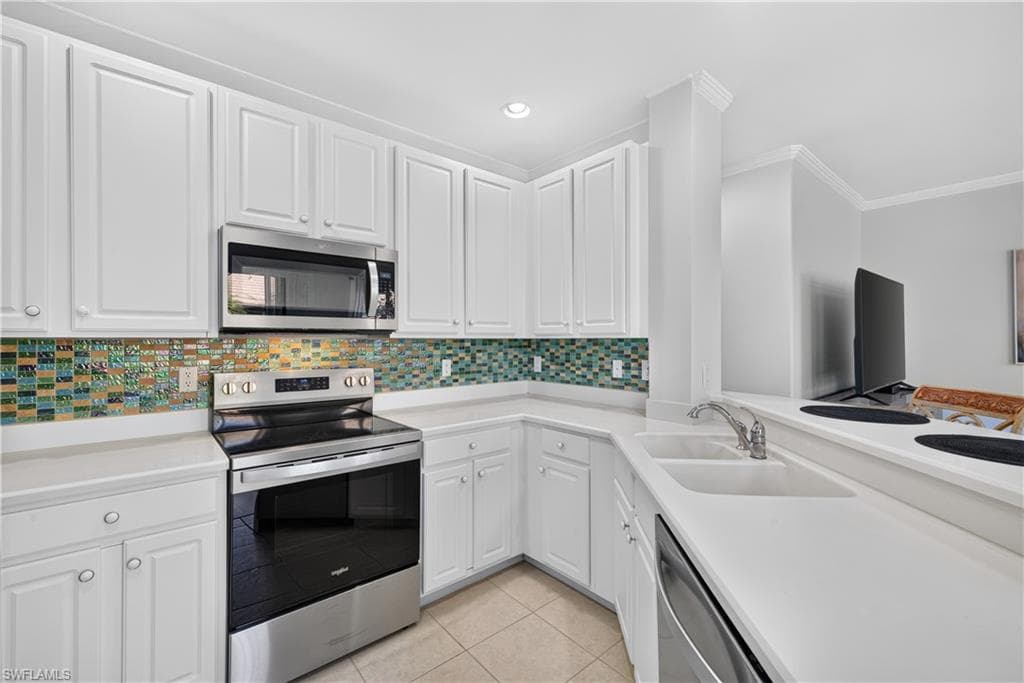 1379 Artesia DR E 601-10