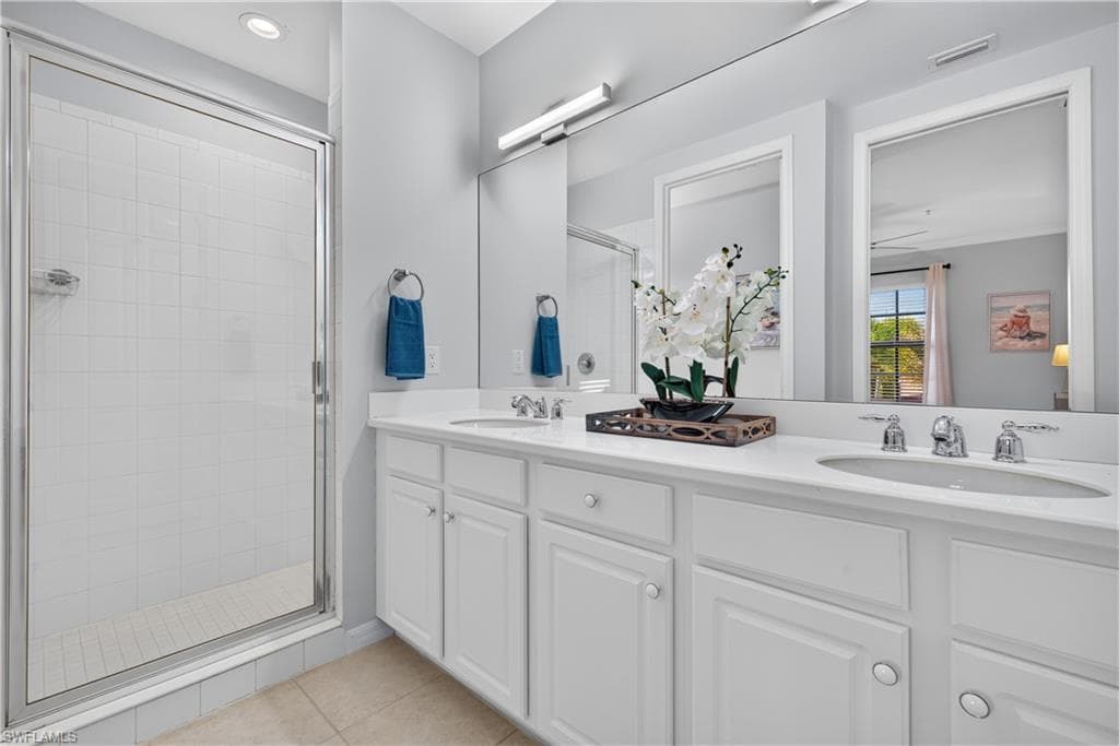 1379 Artesia DR E 601-15