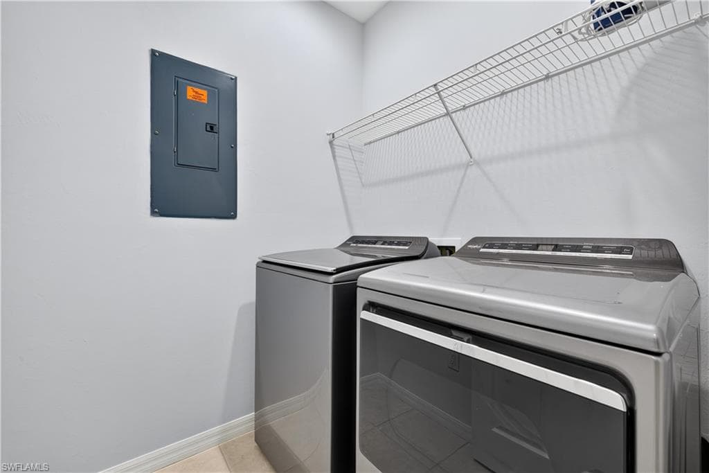 1379 Artesia DR E 601-19