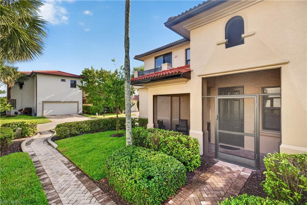 1379 Artesia DR E 601-25