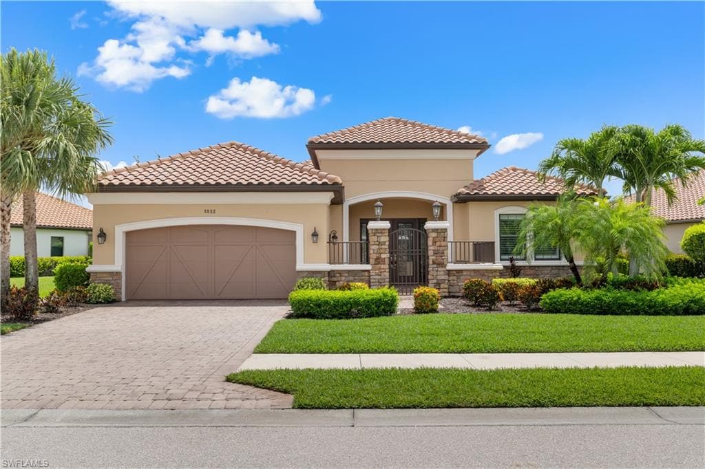 8888 Savona CT-22