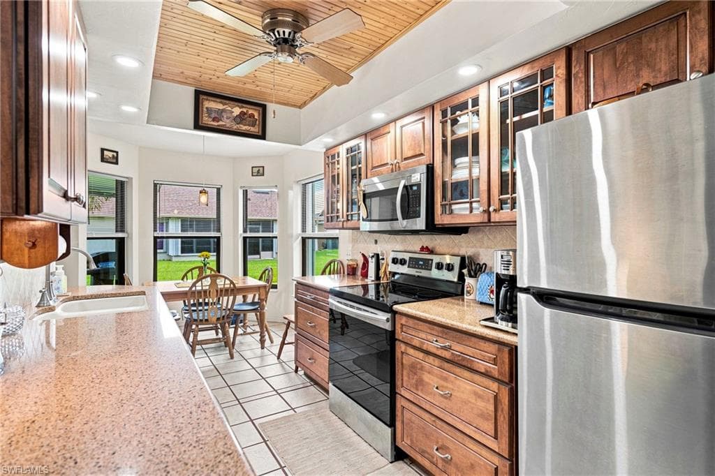 17880 Dracena CIR-9