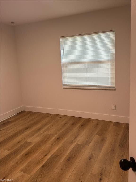 1864 Urbana AVE-16