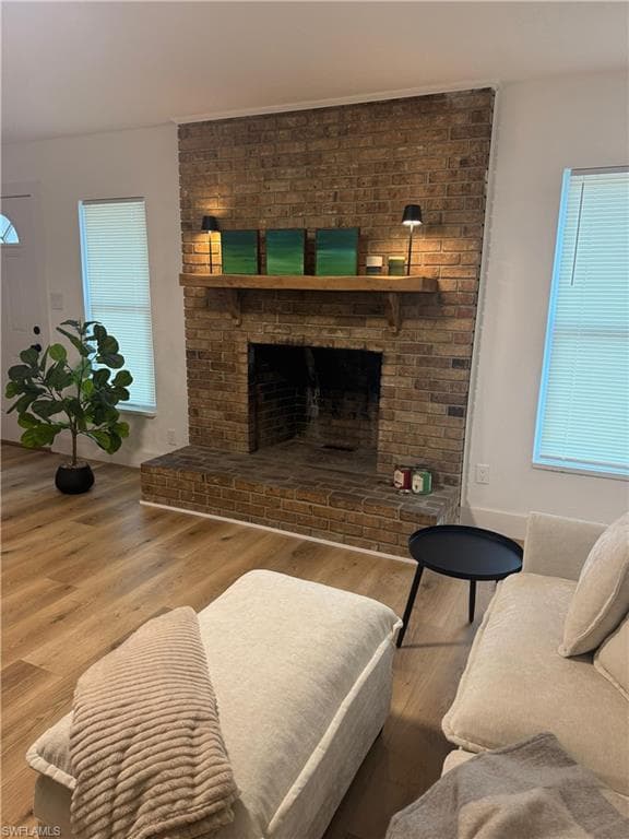 1864 Urbana AVE-7