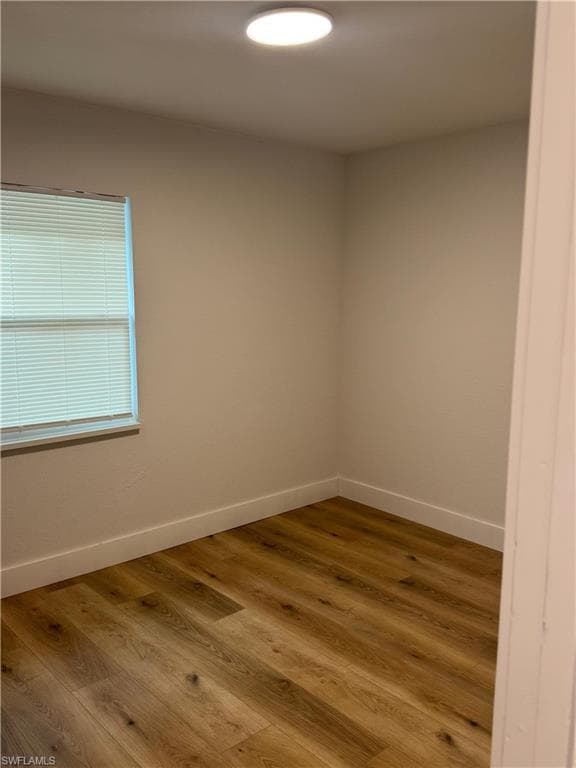 1864 Urbana AVE-15