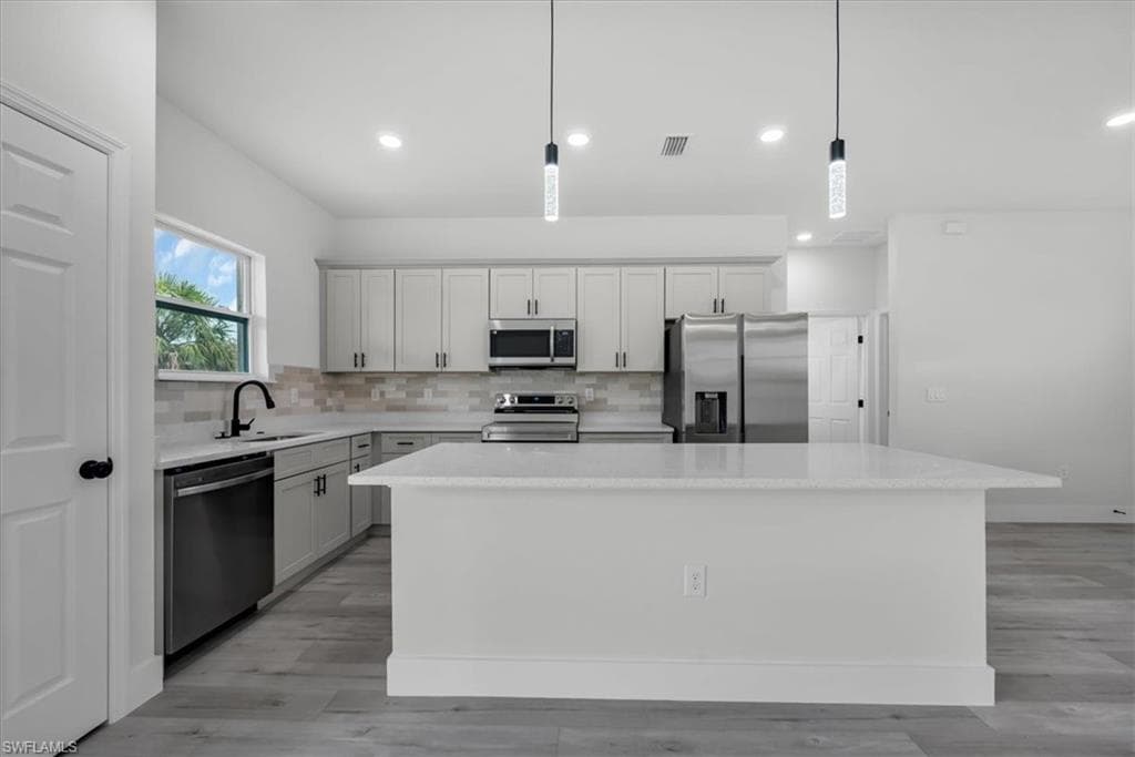 4663 Ponce De Leon BLVD-6