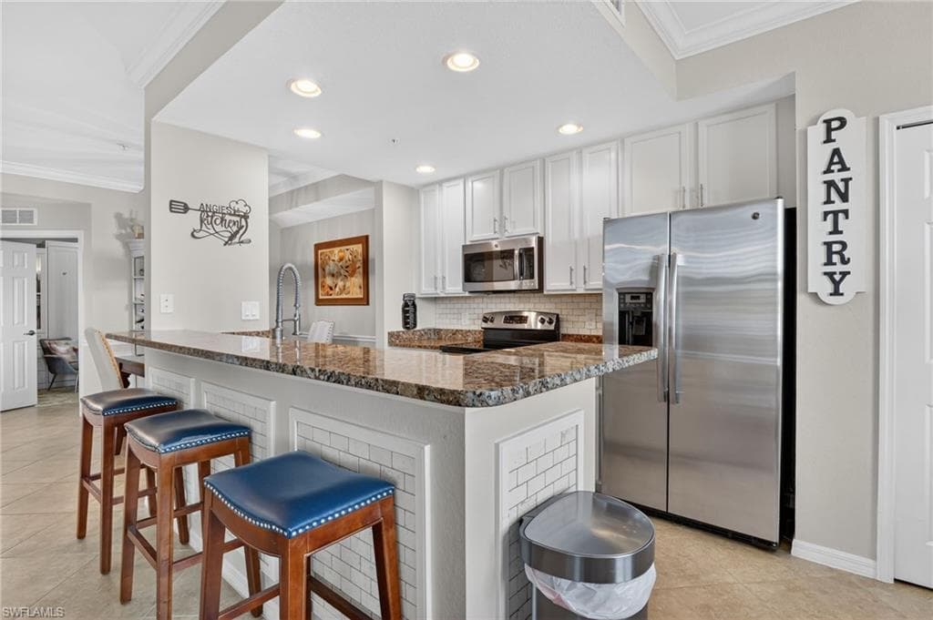9513 Avellino WAY 2014-2
