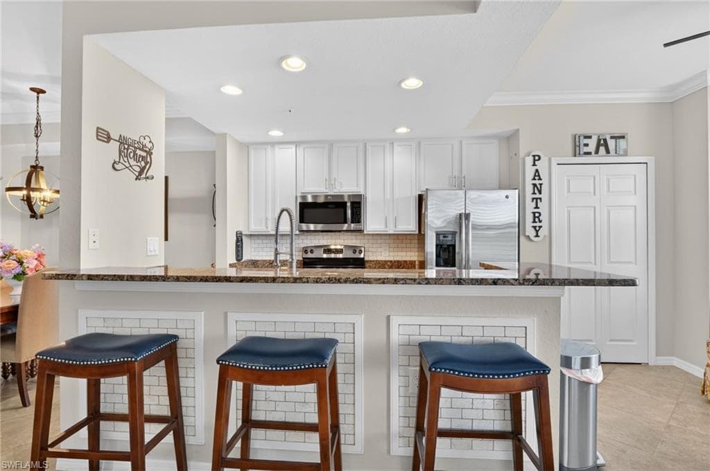 9513 Avellino WAY 2014-13