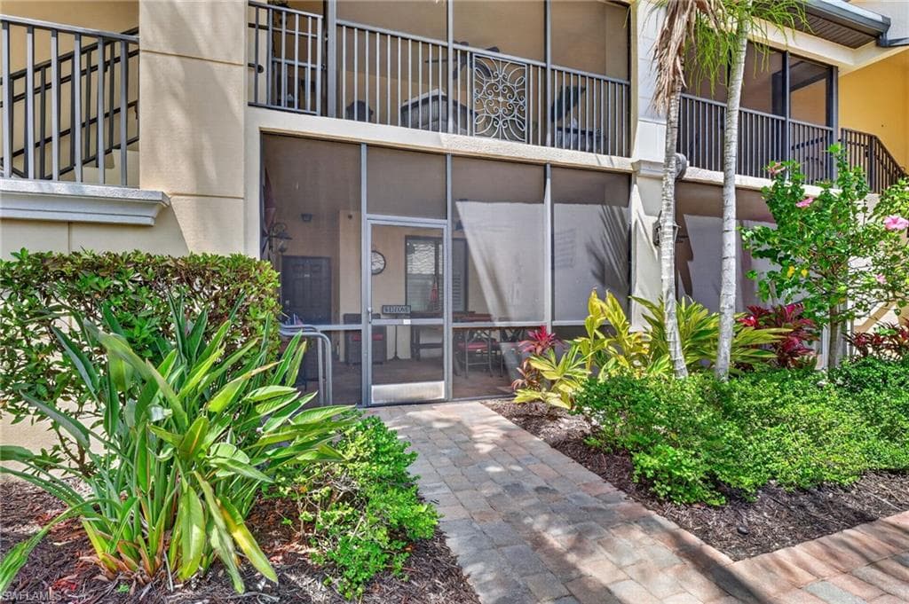 9513 Avellino WAY 2014-6