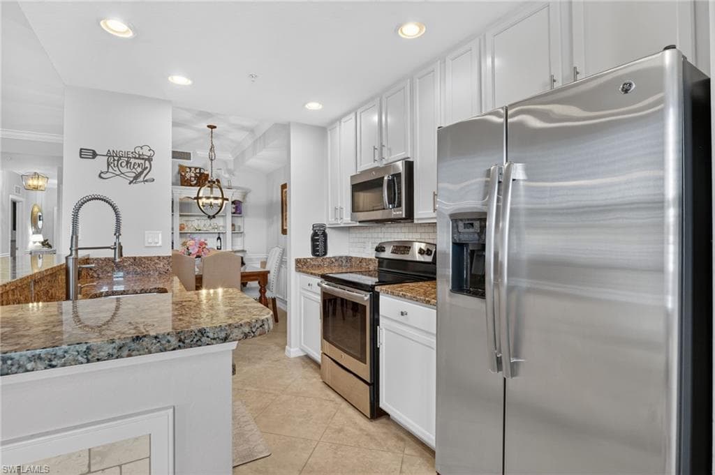 9513 Avellino WAY 2014-14
