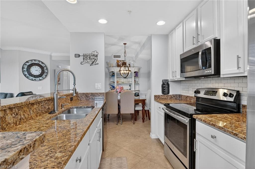 9513 Avellino WAY 2014-15