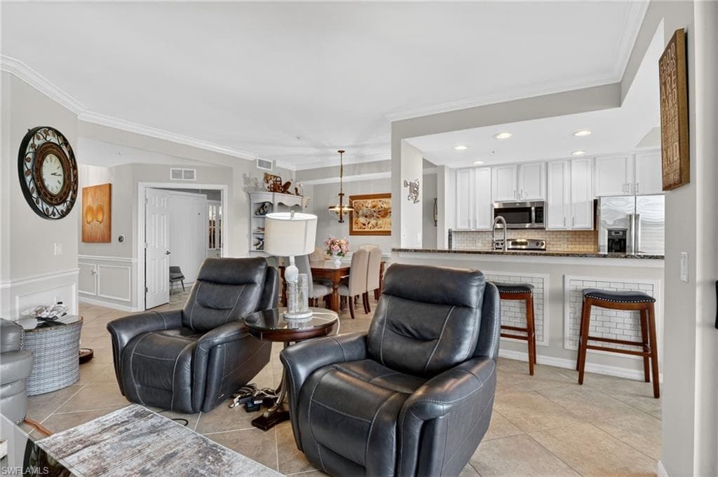 9513 Avellino WAY 2014-19