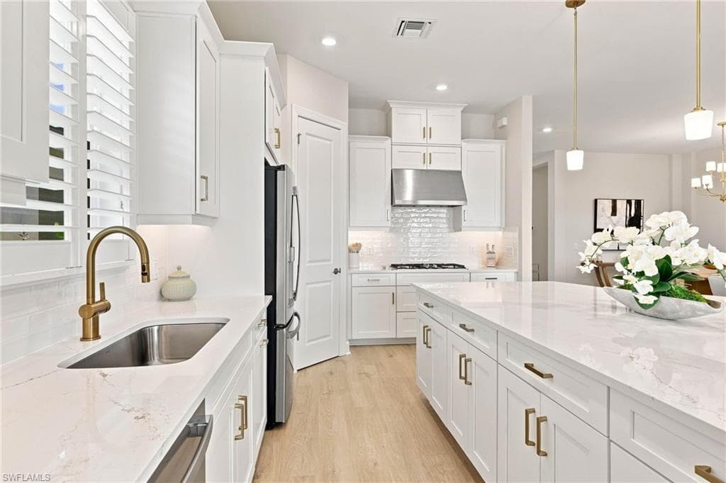 15638 Triesta LN-12