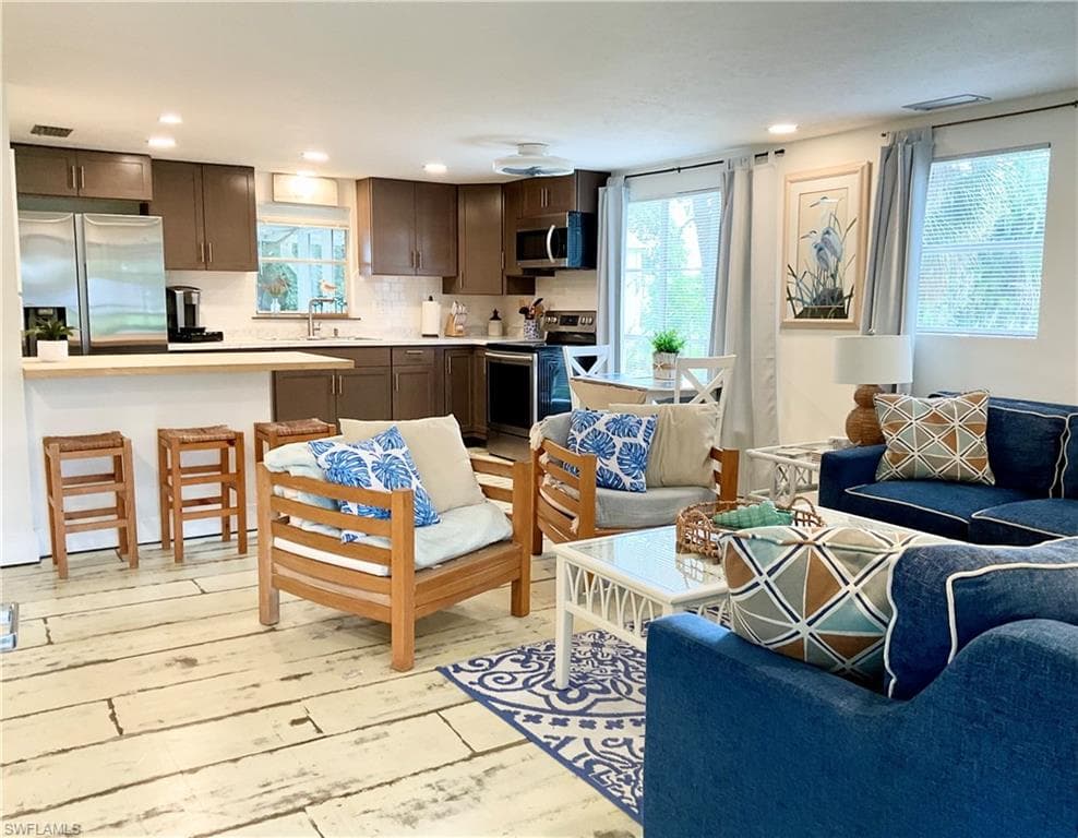 3300 6th AVE-23