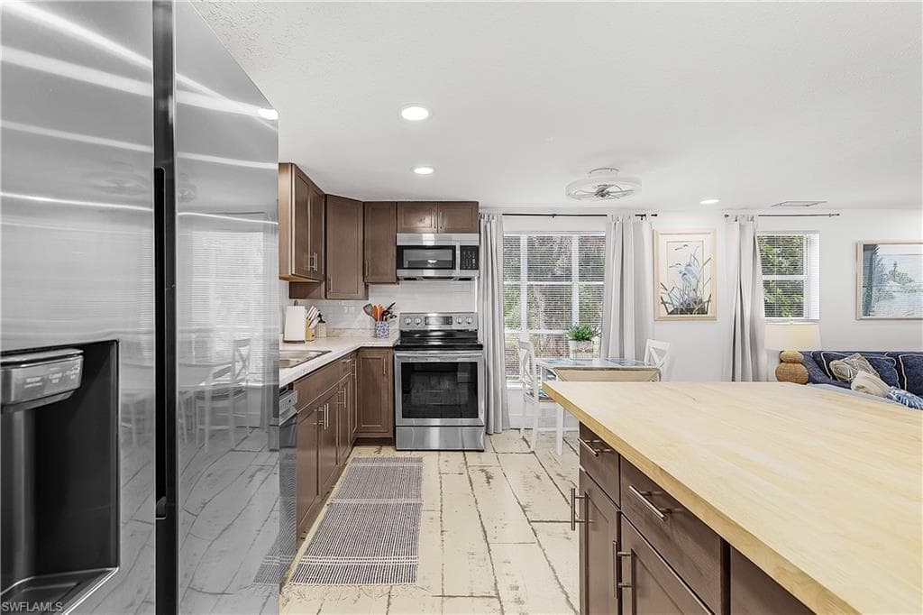3300 6th AVE-28