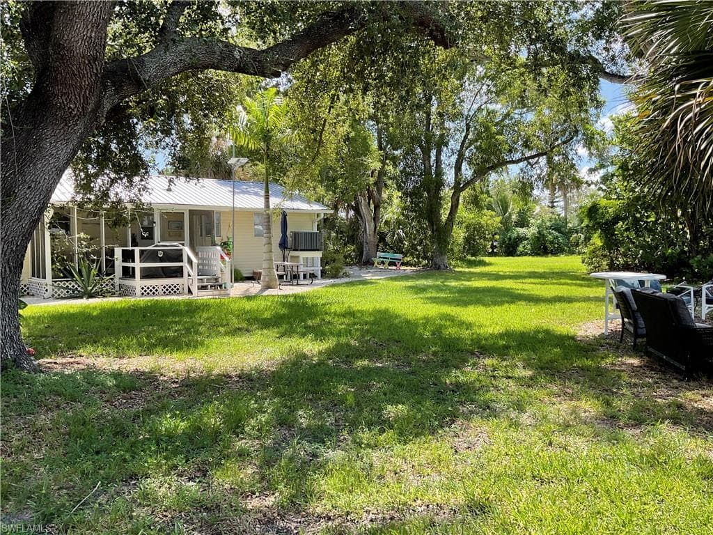 3300 6th AVE-11