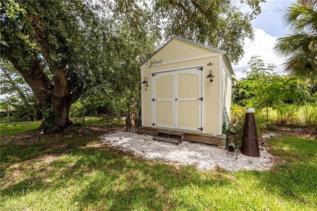 3300 6th AVE-3