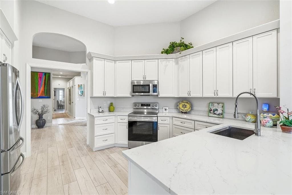 15259 Devon Green LN-7