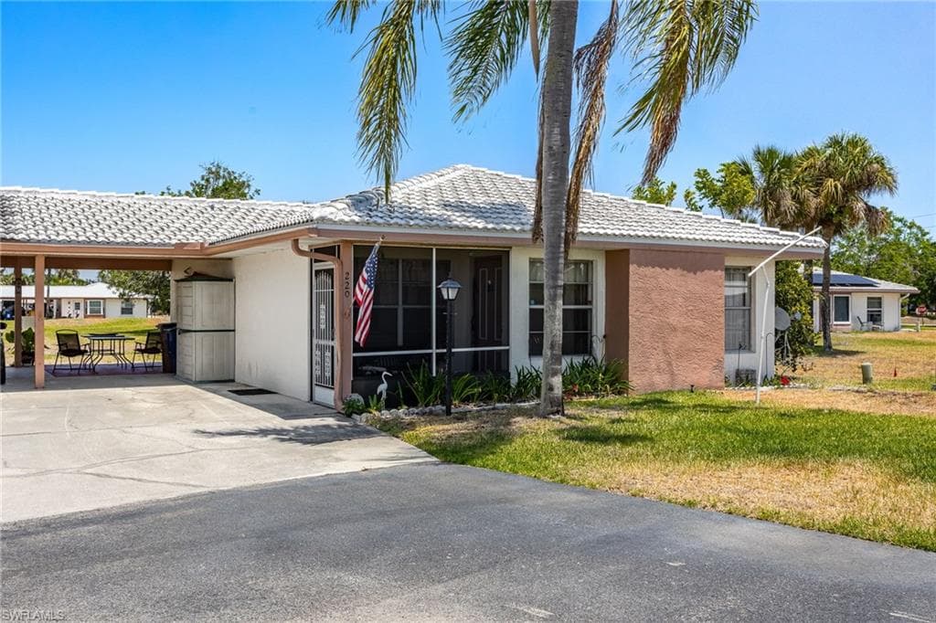220 Oakmont PKWY-1