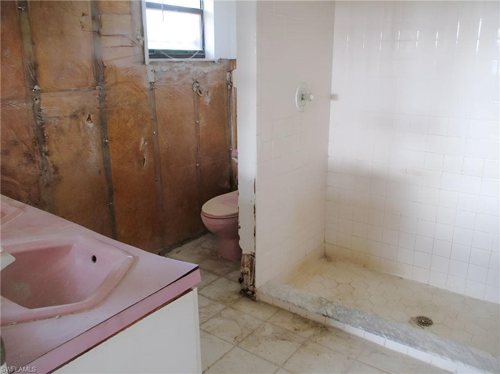 1825 Fountain ST-22