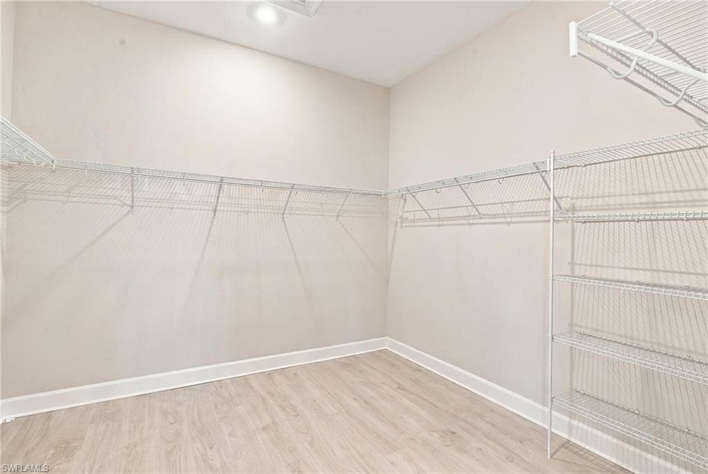 15649 Triesta LN-25