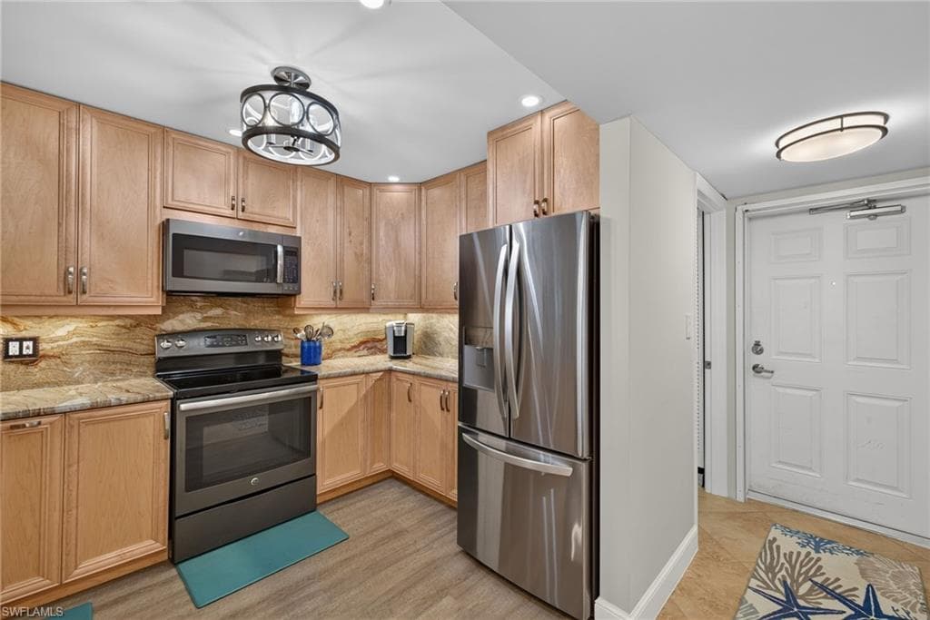 26000 Hickory BLVD 604-5