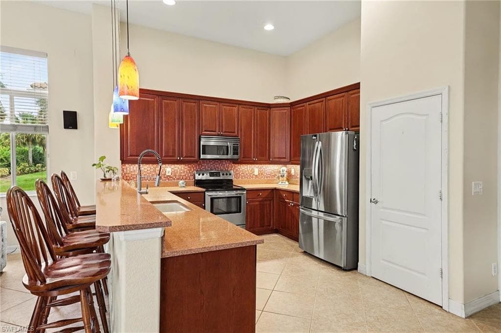 9040 Paseo De Valencia ST-13
